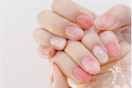 美甲图片2020最火新款式，女性气质倍增的美甲教程