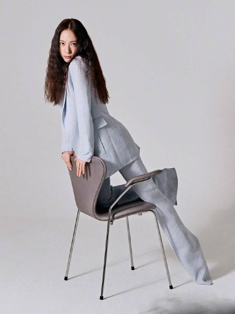 郑秀晶瘦了之后颜值回春，连换6套超A造型气场堪比超模！