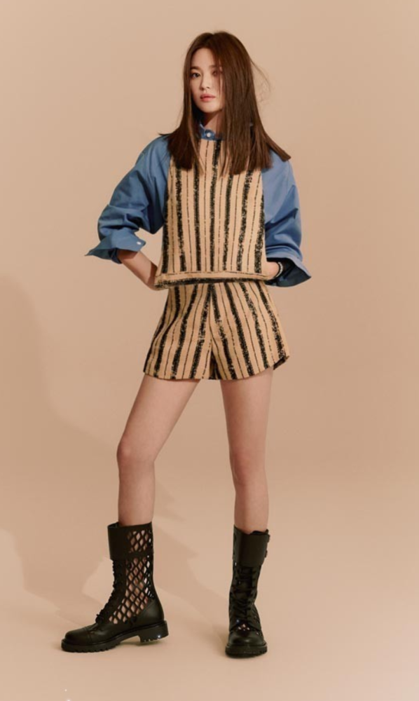 宋慧乔离婚半年后霸气回归，当她脚踩“网格鞋”后酷到不敢惹