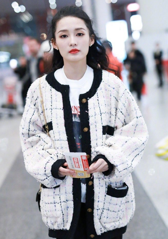 李沁为什么一直留长发?她短发的模样竟美回了16岁