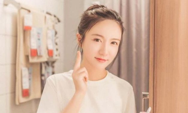 22岁的我甘愿被“老牛吃嫩草”,嫁给66岁大叔后婚后每天苦不堪言
