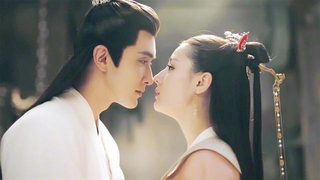 高伟光枕上书入戏太深，杀青一年多还未出戏，嘉行艺人配合演戏