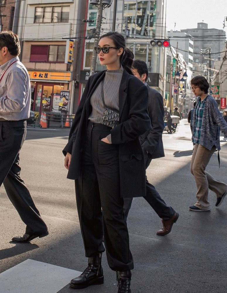 身高只有158CM腿还粗的时尚博主，却靠穿搭火出圈