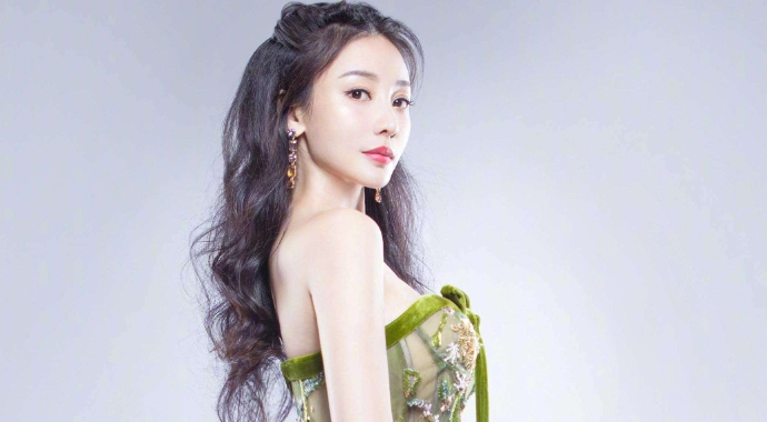 柳岩为什么还没结婚 身材火辣人品孝顺好姑娘却不被人珍惜