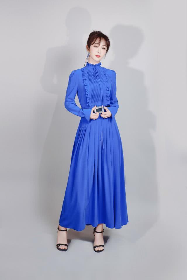 宋慧乔、张钧甯、刘亦菲2020穿衣搭配示范!原来今年穿蓝色才是最有品位的