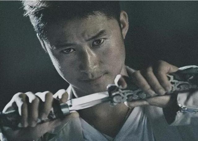 四个拿刀最帅的男星,吴京垫底,甄子丹倒数,古天乐是永恒的经典