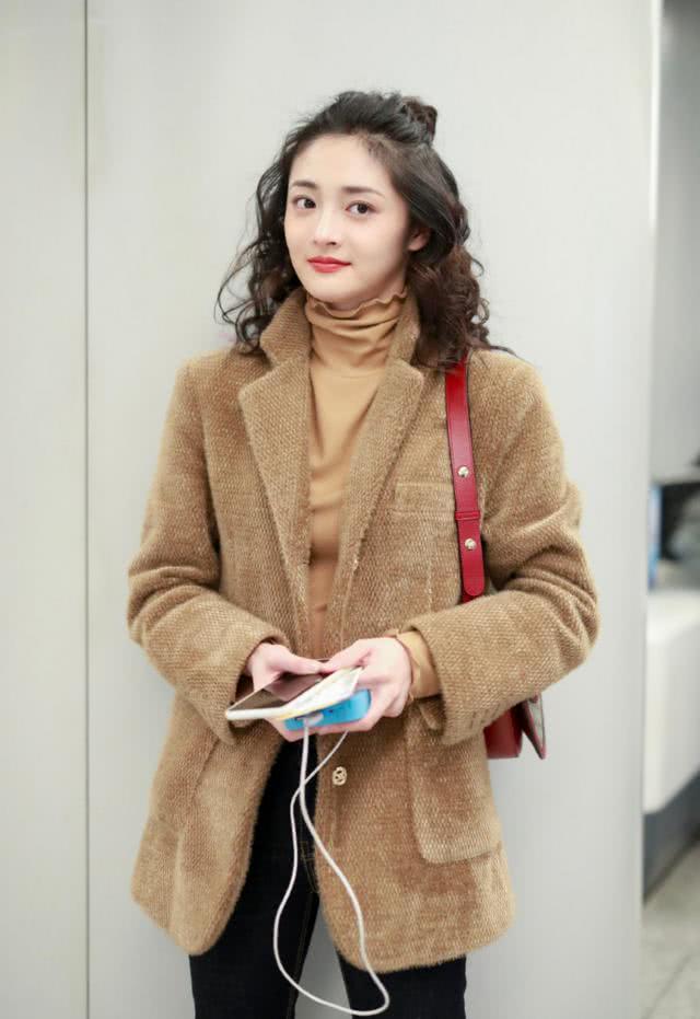 身高160怎么穿?学新晋女神周洁琼,瞬间美回18岁