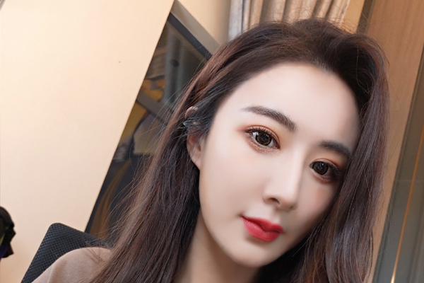薇娅学历有多高 被曝曾为选秀冠军还担任队内rapper