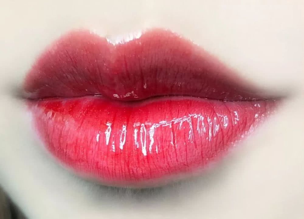 2020武大樱花已盛开,花期无人赴约,只好用这彩妆相搭!