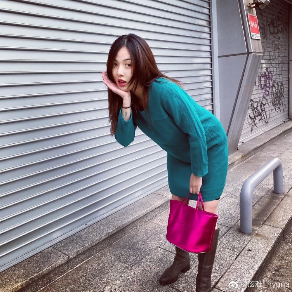 2020流行泫雅的“膝下靴”，显瘦显腿长一流