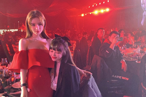 林珊珊和雪梨是什么关系 网红合照神似双胞胎