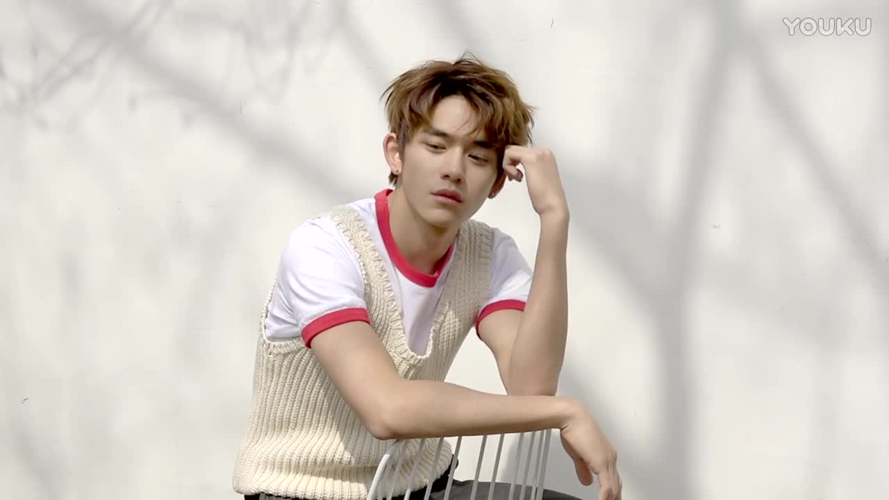 黄旭熙的女朋友是谁 校园恋情是怎么回事