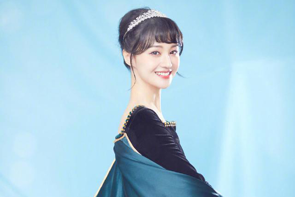 郑爽安娜公主造型什么样 王牌对王牌节目出镜美翻天