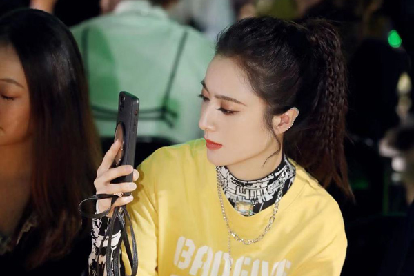 薇娅在哪个平台直播 不仅带货如今还卖起房来了