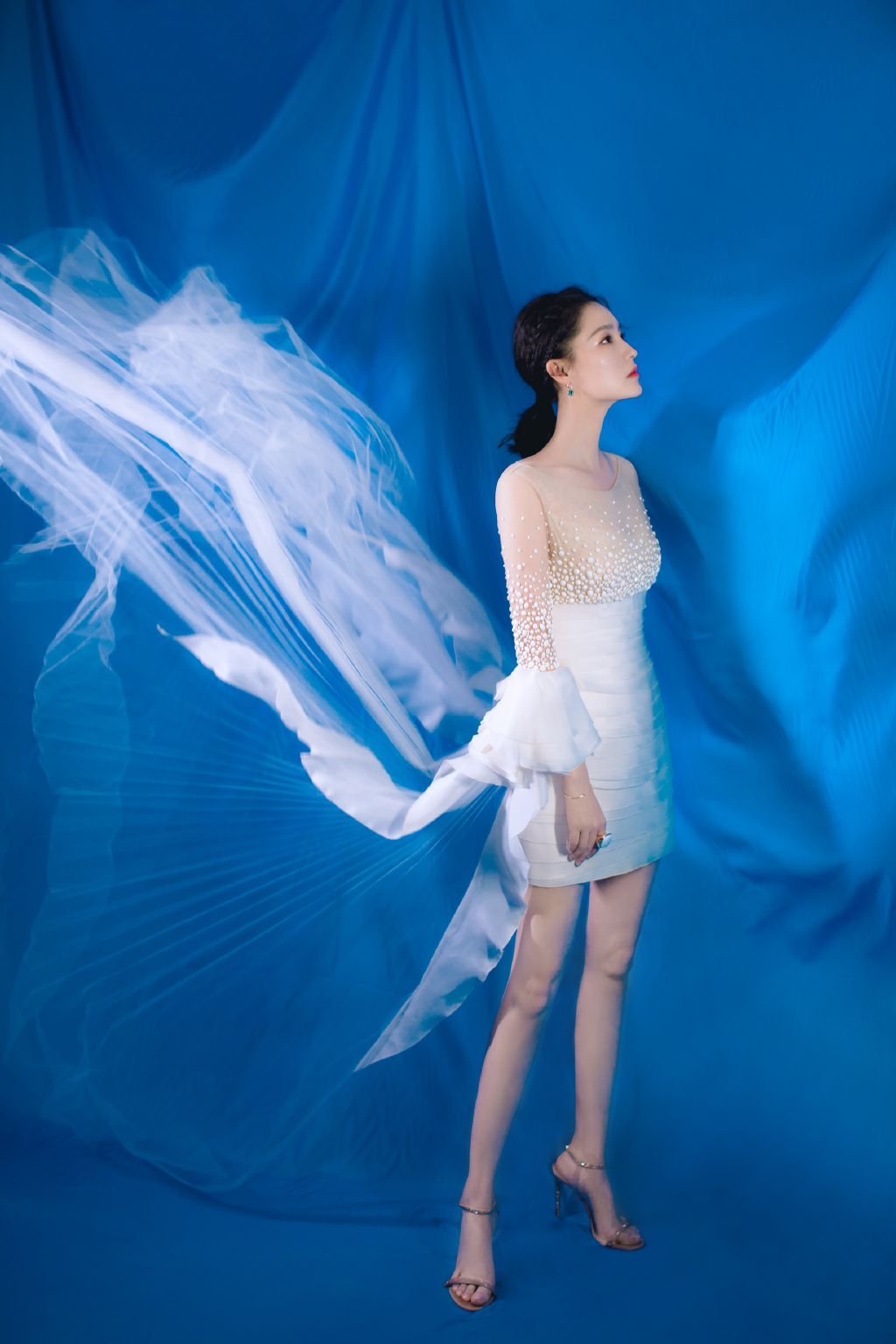 李沁纱裙性感仙气写真图片