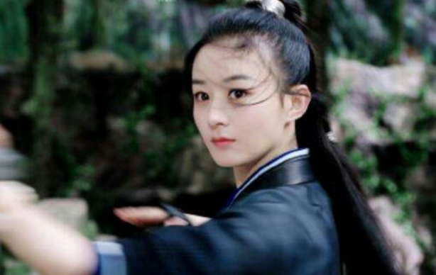 为什么杨幂赵丽颖这些大花生了娃,还要一再追求“少女感”