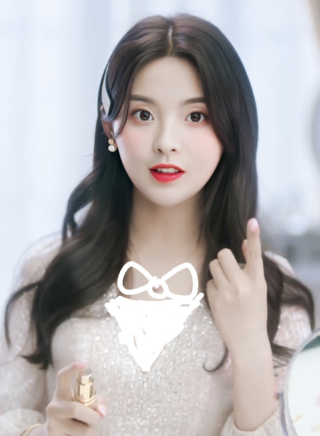 杨超越V领亮片裙略显成熟，展现迷人女人味