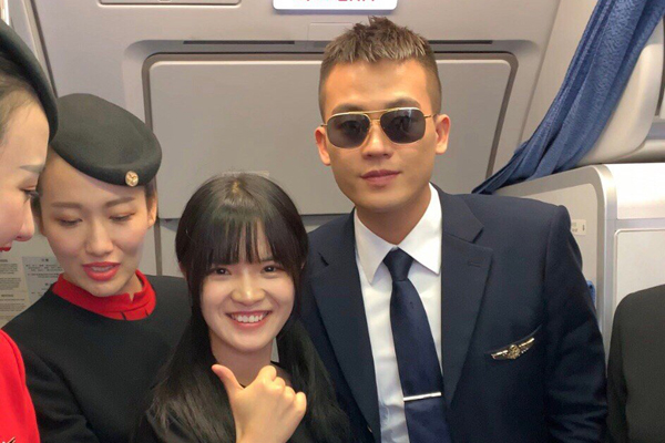 七阿姨为什么能采访明星 前期拍摄短视频积累大量粉丝