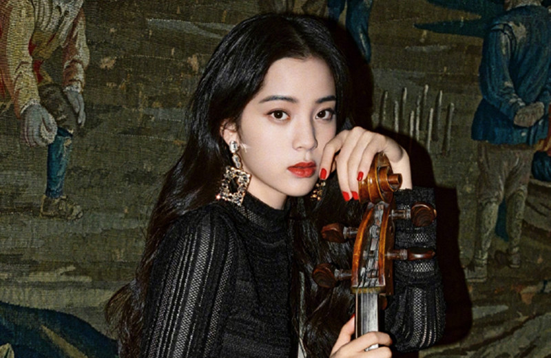 欧阳娜娜Jennie挑战暗黑风!同一种风格,给人感觉却丝毫不一样