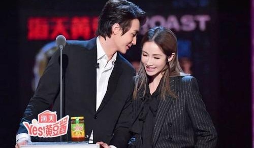萧亚轩男友黄皓个人资料年龄他们相差多少岁 萧亚轩的快乐是什么梗真相