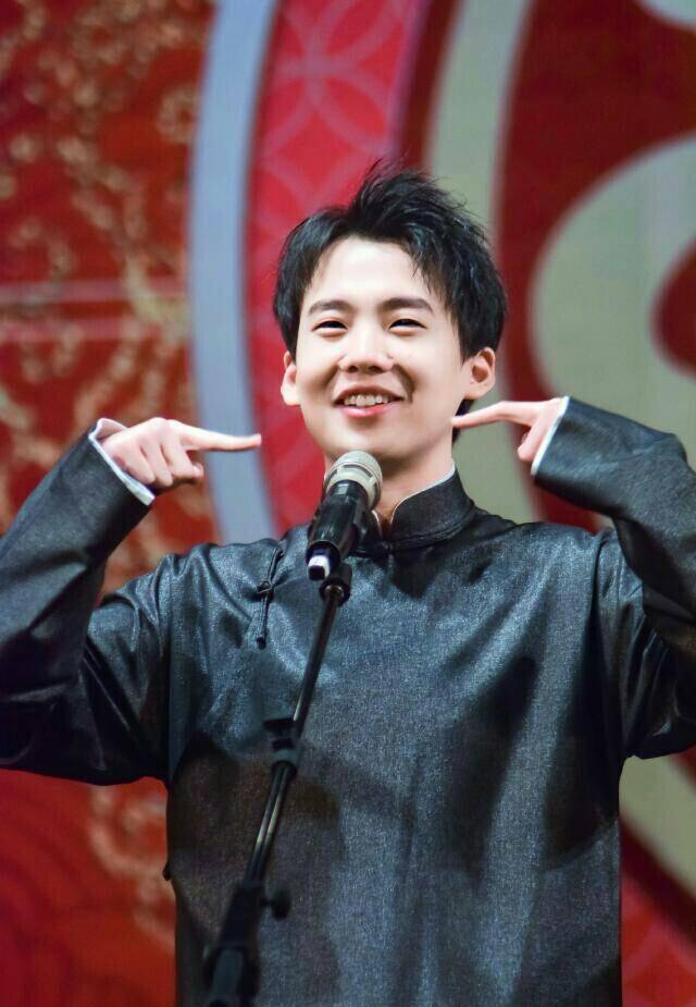 娱乐圈有这样一句话：生子当如郭麒麟，有女当如张子枫