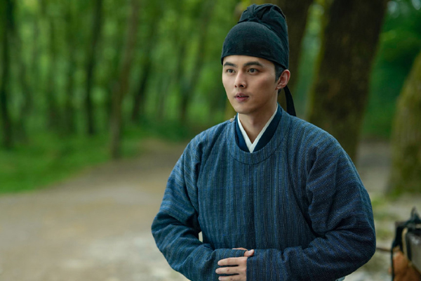 孤城闭张茂则是谁演的 扮演者叶祖新竟然是步步惊心里的十爷