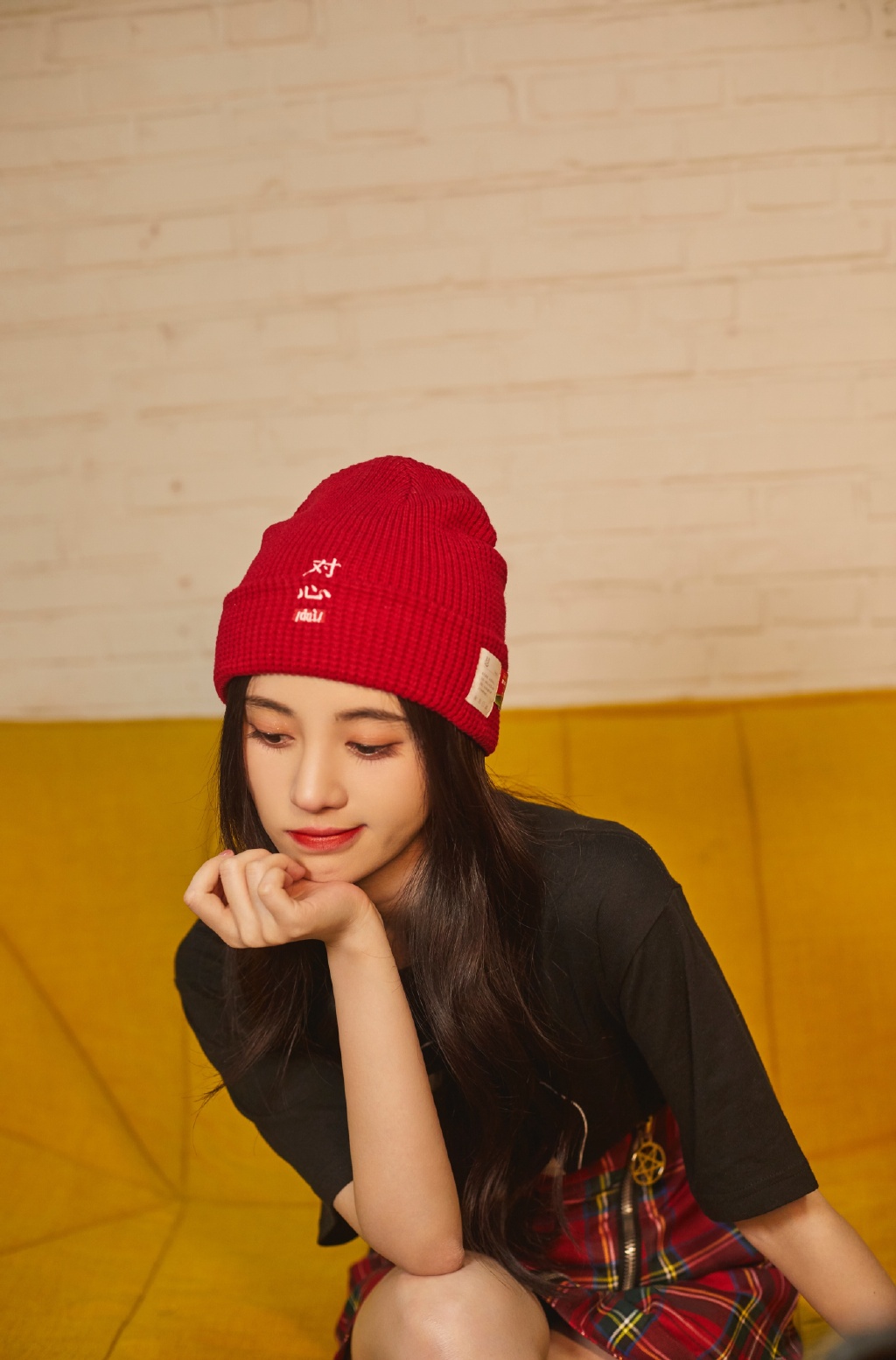 鞠婧祎针织帽甜美写真图片