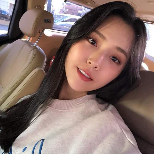 吃定了这个颜！甜美容颜清纯风，网友心目中的女友系正妹