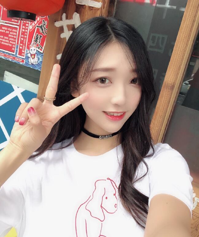 临界十缨是哪个大学的 家境优越出身名校