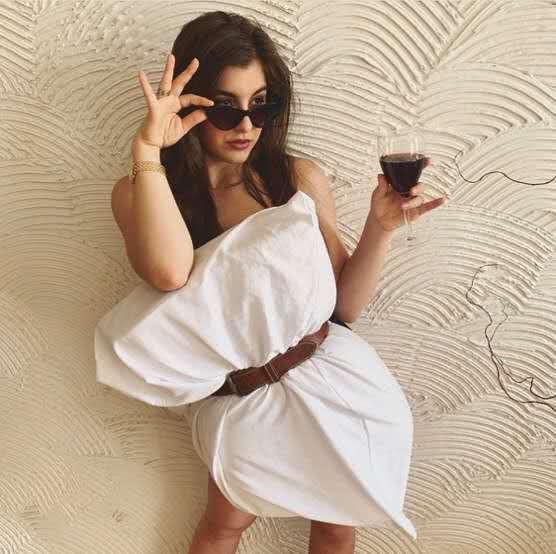 枕头搭配皮带,这场大火的趣味挑战,大概与ONE-PIECE穿搭同个门派?