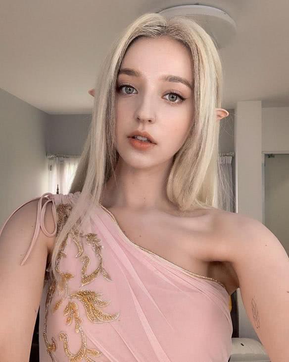 笑起来融化人的俄罗斯妹子，神仙颜值+精灵造型太美丽