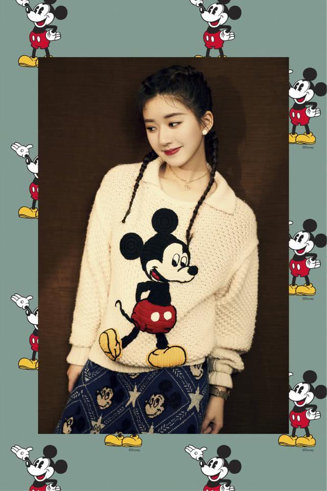 如何搭配清新优雅不做作？笑容配钻石，赵露思甜度爆表