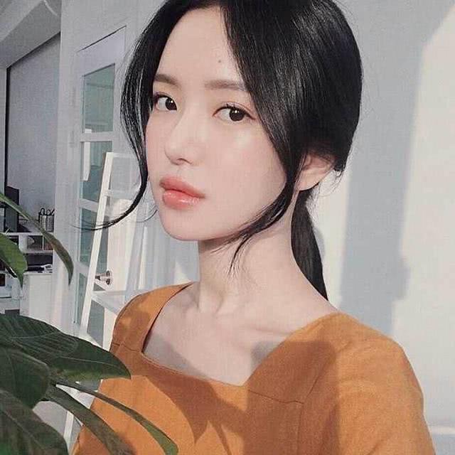 今年超火的刘海发型,减龄显脸小明星潮人都爱它