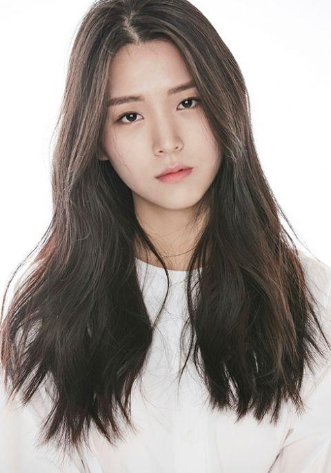 吃定了这个颜！甜美容颜清纯风，网友心目中的女友系正妹