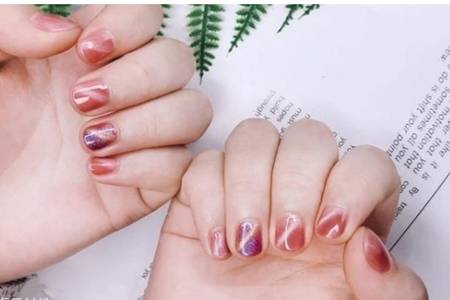 女生美甲图片2020新款式,简单清爽的图案优雅大方