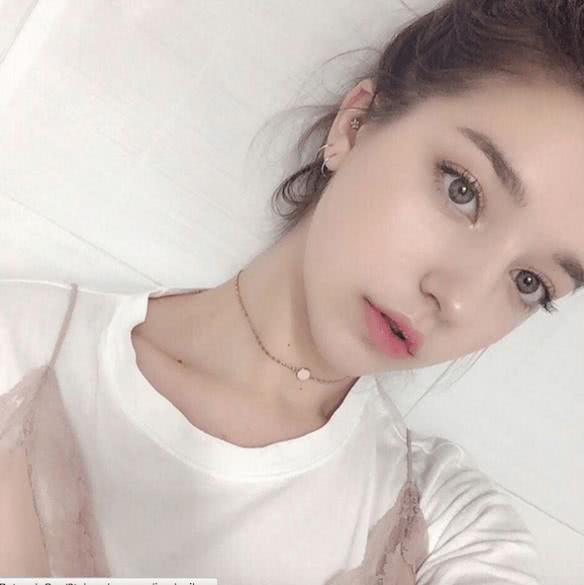 笑起来融化人的俄罗斯妹子，神仙颜值+精灵造型太美丽