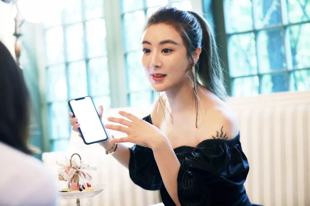 薇娅拥有什么学历？多种职业身份如何出道的