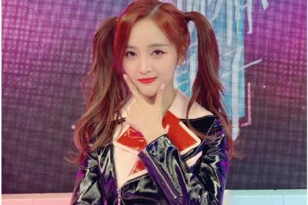 吴宣仪同款发型甜美系必备，双马尾俏皮大波浪温柔