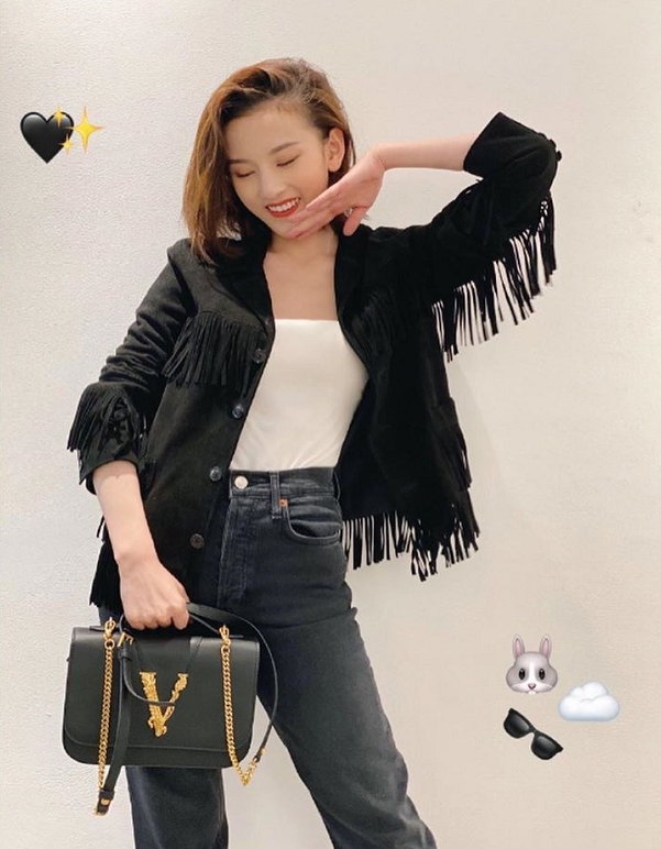 宋祖儿不再走少女路线!这套轻熟女风格你觉得如何?