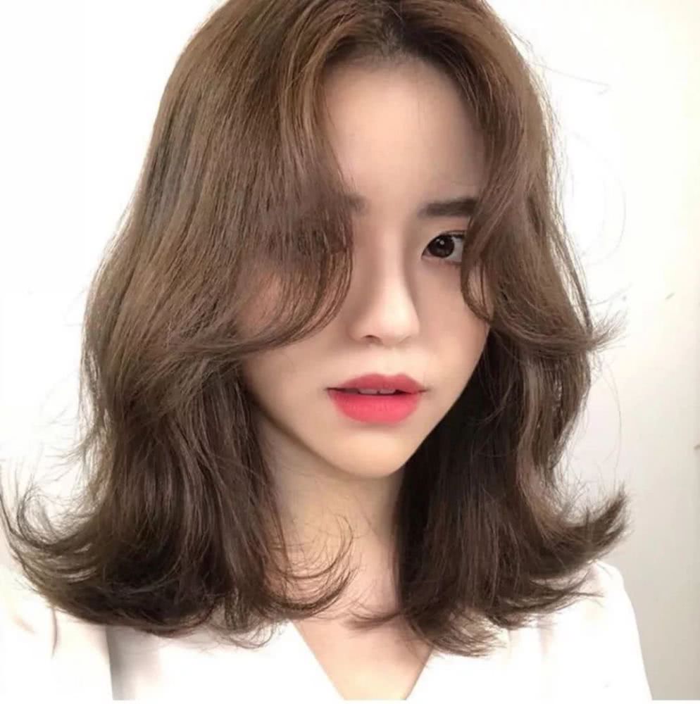 最火的短发气垫烫发型，选这5款换上真的变好看