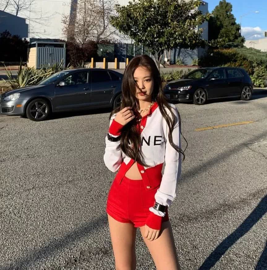 又美又撩又清纯让人欲罢不能，穿上好看到爆炸！