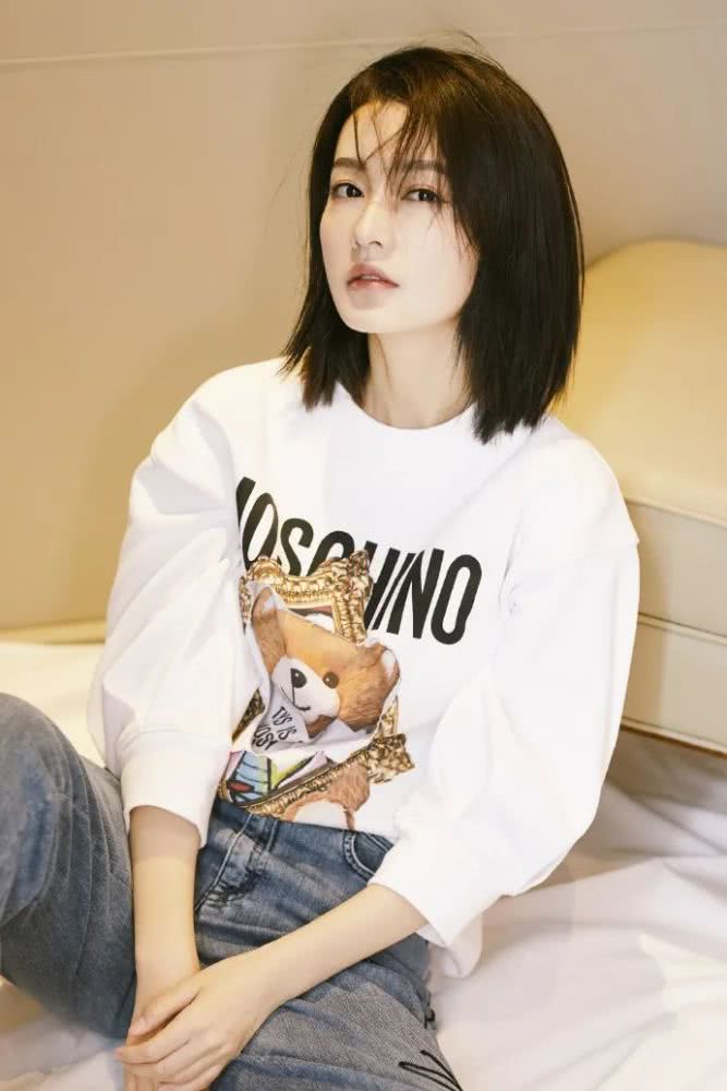 李沁的长发到底有多平庸?看她现在的短发又飒又美就知道了