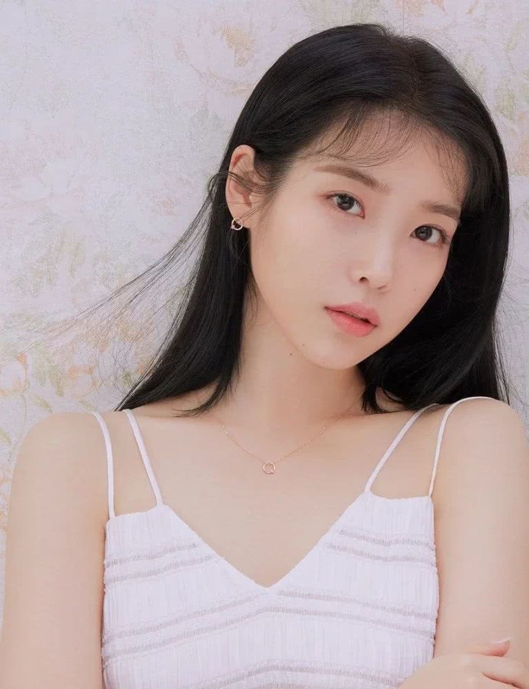 又美又撩又清纯让人欲罢不能，穿上好看到爆炸！