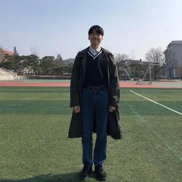 韩国时尚博主日常穿搭分享,男生们照着穿就行!