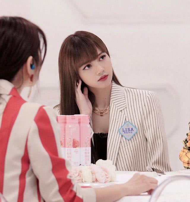 “人间芭比”LISA时尚穿搭合集，果然是百变女神