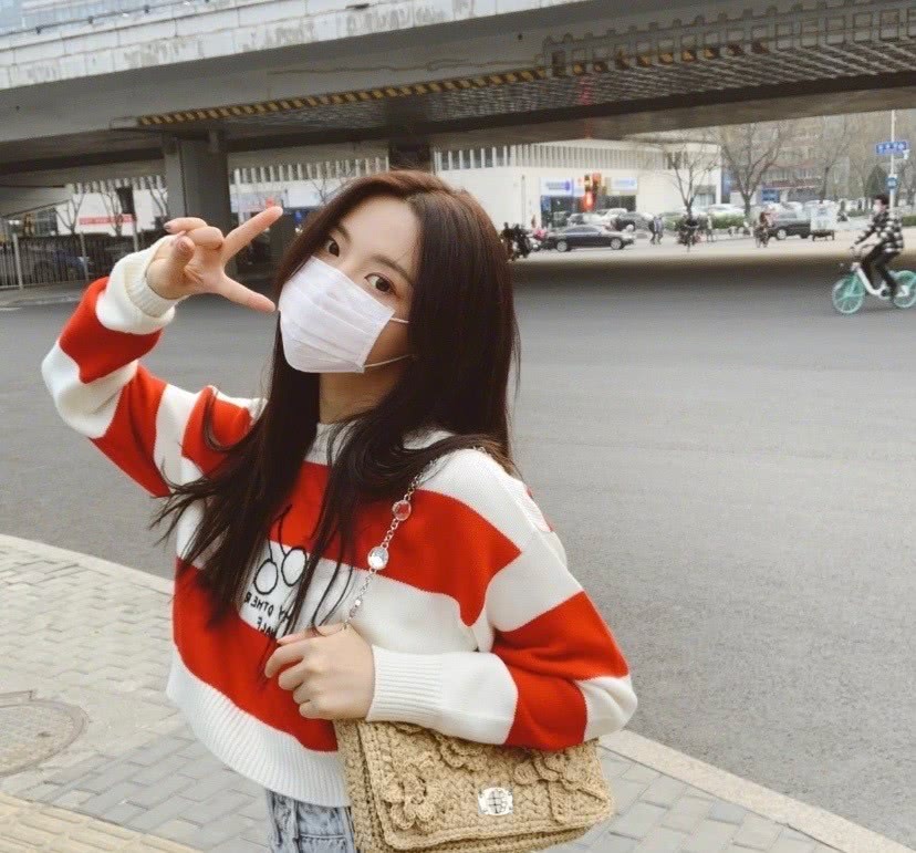 杨超越人气越来越高！小仙女的精致生活，从私服穿搭就能看出