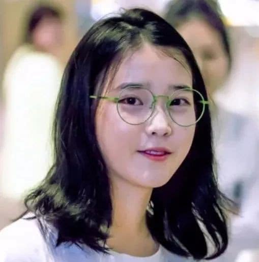 最火的短发气垫烫发型，选这5款换上真的变好看