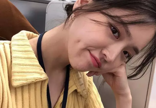 吃定了这个颜！甜美容颜清纯风，网友心目中的女友系正妹