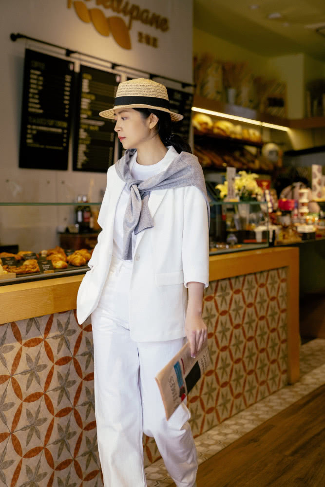 春天穿上这个颜色,让日常穿搭变得轻盈还时髦!