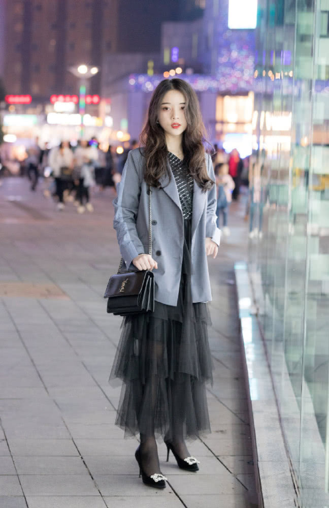 还在单穿小西装?走混搭路线才是王道,帅气又有女人味!